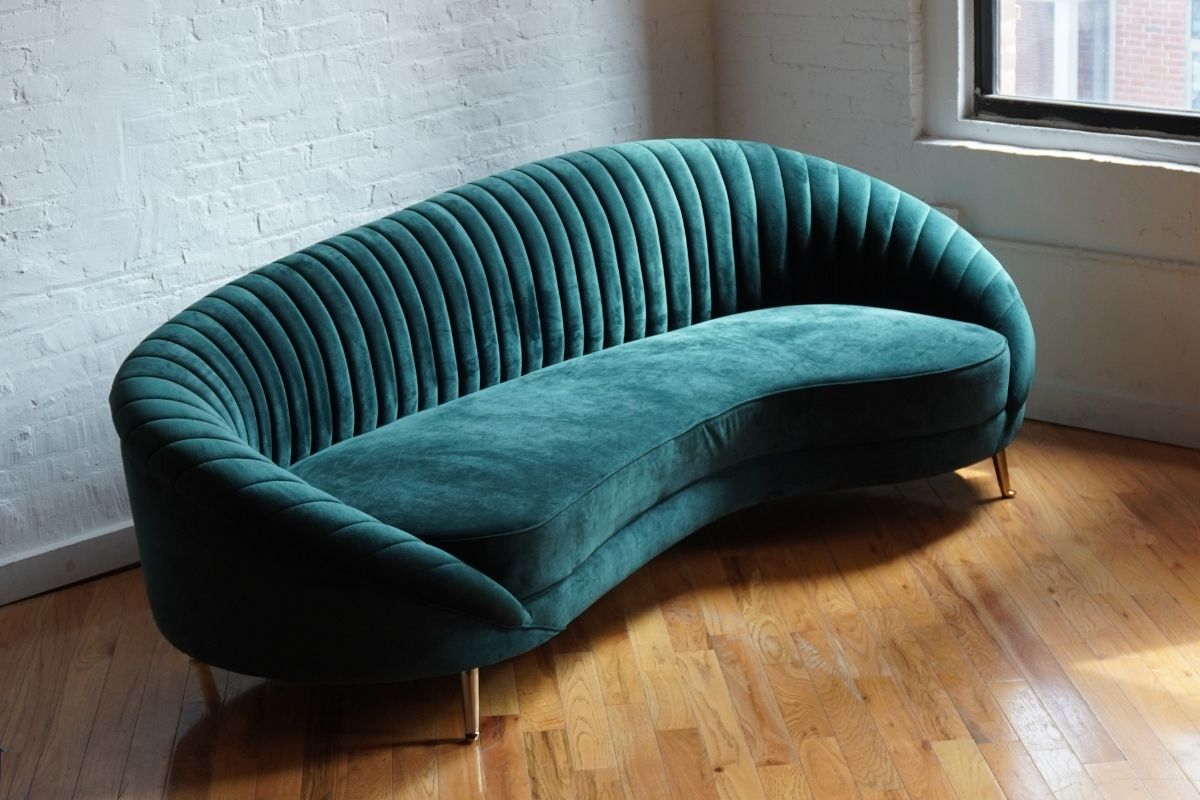 Curved green velvet sofa - 4 person